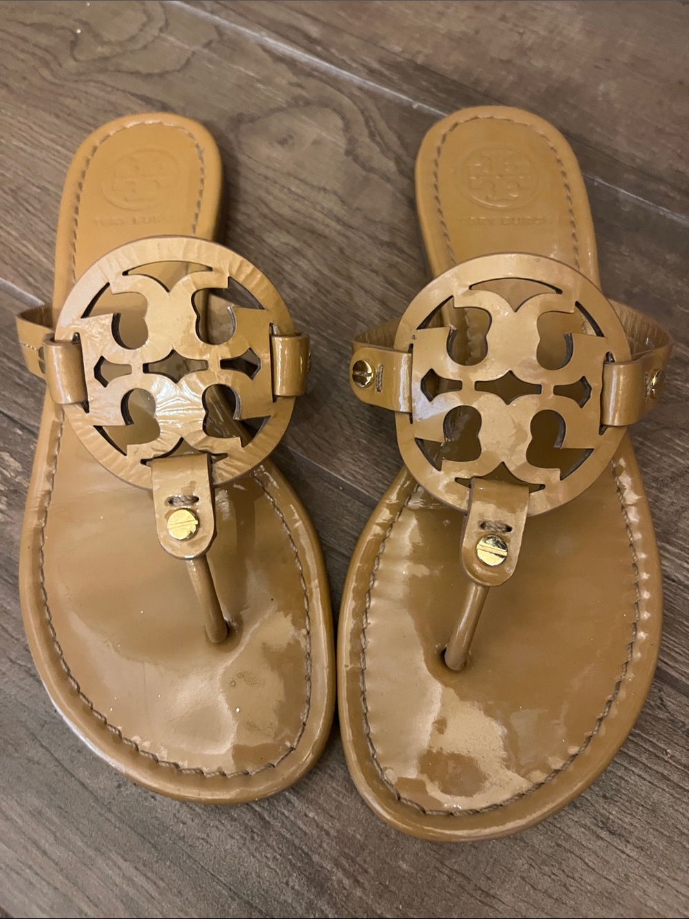 Tory Burch Miller patent leather Sandal in tan sz 7.5. Like new